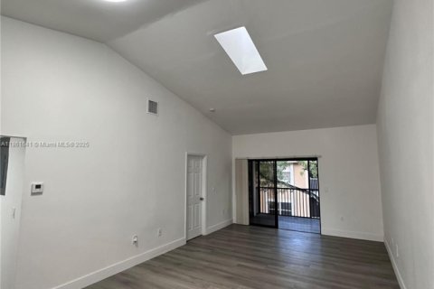 Condo in Miramar, Florida, 2 bedrooms  № 1890461 - photo 15