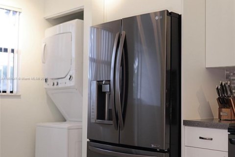 Condo in Miramar, Florida, 2 bedrooms  № 1890461 - photo 3