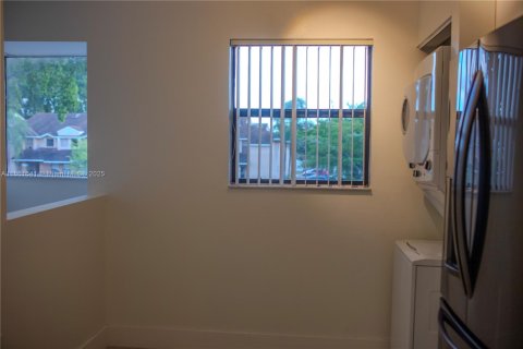 Condo in Miramar, Florida, 2 bedrooms  № 1890461 - photo 6