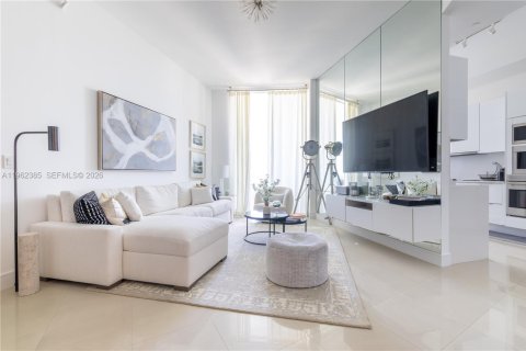 Condo in Sunny Isles Beach, Florida, 2 bedrooms № 2080932 - photo 8