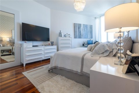 Condo in Sunny Isles Beach, Florida, 2 bedrooms № 2080932 - photo 19