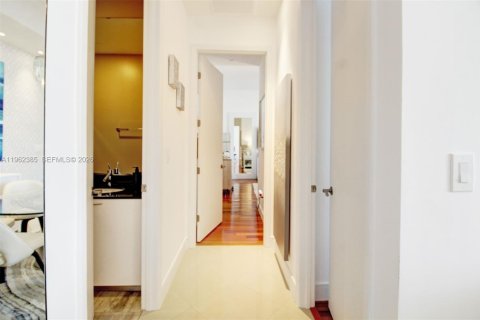 Condo in Sunny Isles Beach, Florida, 2 bedrooms № 2080932 - photo 15