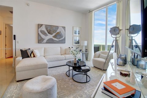 Condo in Sunny Isles Beach, Florida, 2 bedrooms № 2080932 - photo 7