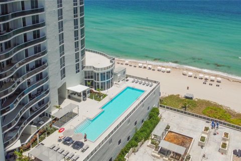Condo in Sunny Isles Beach, Florida, 2 bedrooms № 2080932 - photo 29