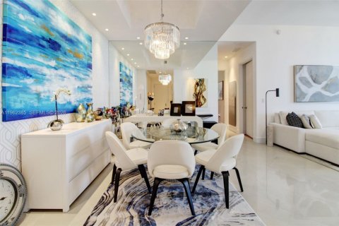 Condo in Sunny Isles Beach, Florida, 2 bedrooms № 2080932 - photo 5