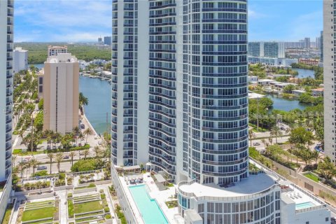 Condo in Sunny Isles Beach, Florida, 2 bedrooms № 2080932 - photo 30