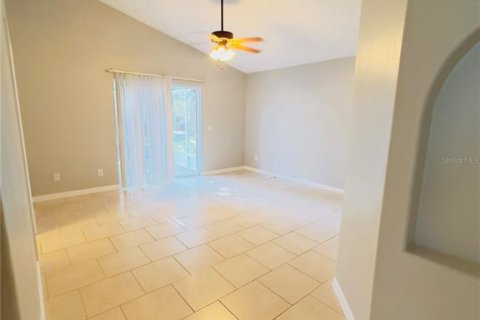 Casa en alquiler en Groveland, Florida, 4 dormitorios, 183.48 m2 № 1911818 - foto 10