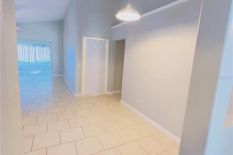 Villa ou maison à louer à Groveland, Floride: 4 chambres, 183.48 m2 № 1911818 - photo 5
