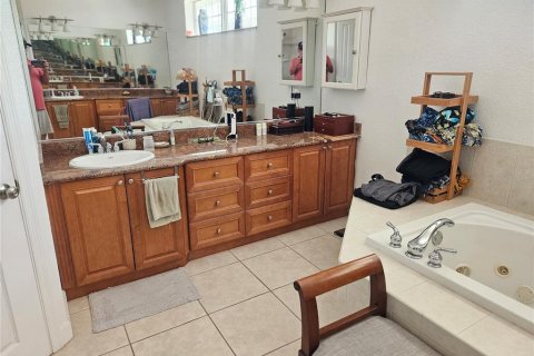 Купить виллу или дом в Мадейра - Бич, Флорида 4 комнаты, 253.44м2, № 1847056 - фото 5