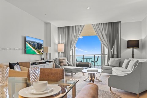 Condo in Bal Harbour, Florida, 1 bedroom  № 1939505 - photo 5