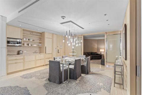 Condo in Bal Harbour, Florida, 1 bedroom  № 1939505 - photo 4