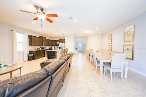 Casa en venta en Kissimmee, Florida, 8 dormitorios, 375.42 m2 № 2258844 - foto 28