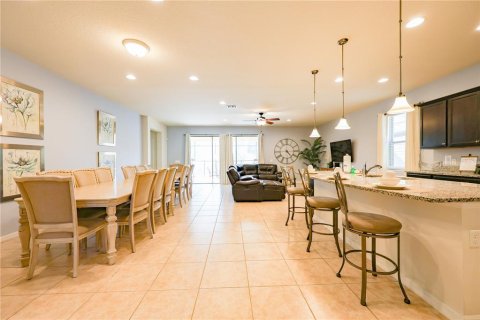 Casa en venta en Kissimmee, Florida, 8 dormitorios, 375.42 m2 № 2258844 - foto 13