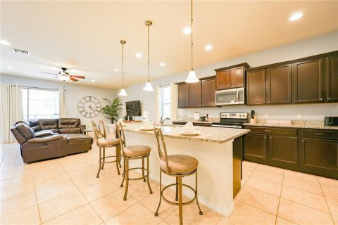 Casa en venta en Kissimmee, Florida, 8 dormitorios, 375.42 m2 № 2258844 - foto 14