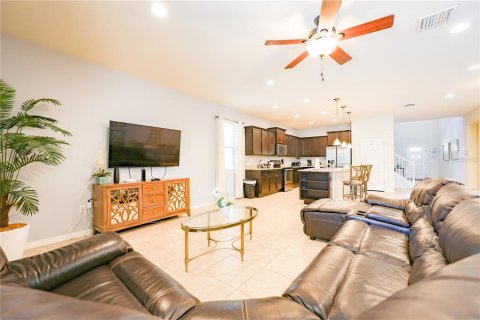 Casa en venta en Kissimmee, Florida, 8 dormitorios, 375.42 m2 № 2258844 - foto 27