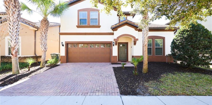 Casa en Kissimmee, Florida 8 dormitorios, 375.42 m2 № 2258844