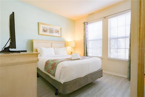 Casa en venta en Kissimmee, Florida, 8 dormitorios, 375.42 m2 № 2258844 - foto 6