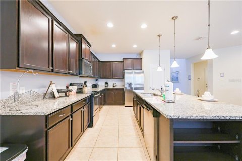 Casa en venta en Kissimmee, Florida, 8 dormitorios, 375.42 m2 № 2258844 - foto 16