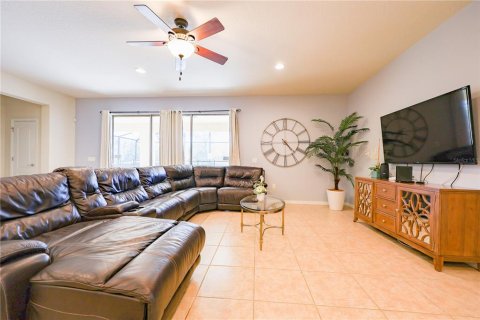 Casa en venta en Kissimmee, Florida, 8 dormitorios, 375.42 m2 № 2258844 - foto 24