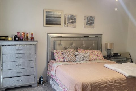 House in Boynton Beach, Florida 3 bedrooms, 128.21 sq.m. № 1923007 - photo 18