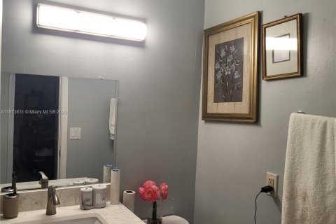 House in Boynton Beach, Florida 3 bedrooms, 128.21 sq.m. № 1923007 - photo 15