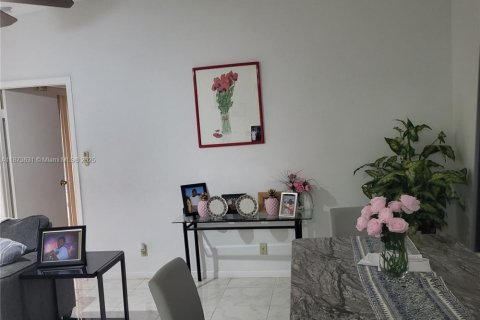 House in Boynton Beach, Florida 3 bedrooms, 128.21 sq.m. № 1923007 - photo 8