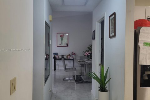 House in Boynton Beach, Florida 3 bedrooms, 128.21 sq.m. № 1923007 - photo 9