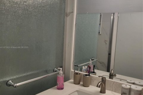 House in Boynton Beach, Florida 3 bedrooms, 128.21 sq.m. № 1923007 - photo 21