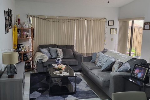 House in Boynton Beach, Florida 3 bedrooms, 128.21 sq.m. № 1923007 - photo 7