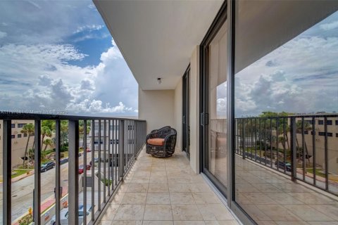 Condominio en alquiler en Miami Beach, Florida, 1 dormitorio, 88.81 m2 № 1958274 - foto 2