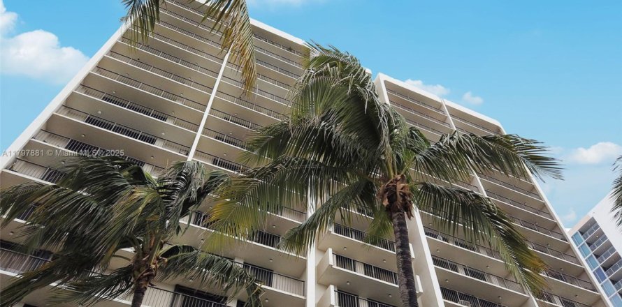 Condominio en Miami Beach, Florida, 1 dormitorio № 1958274