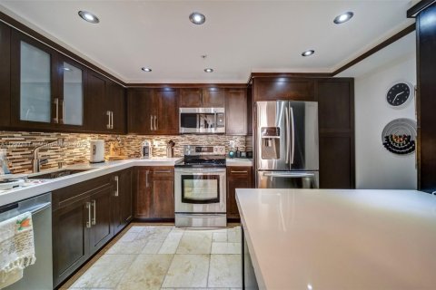 Condominio en alquiler en Miami Beach, Florida, 1 dormitorio, 88.81 m2 № 1958274 - foto 13