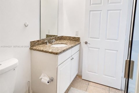 Condo in Aventura, Florida, 2 bedrooms  № 2244979 - photo 16