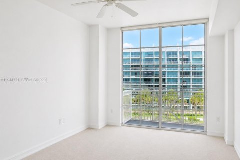 Condo in Aventura, Florida, 2 bedrooms  № 2244979 - photo 9