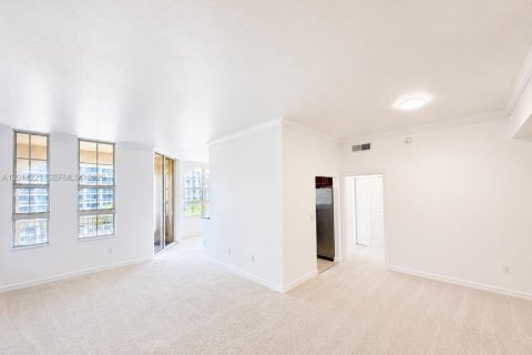 Condo in Aventura, Florida, 2 bedrooms  № 2244979 - photo 4