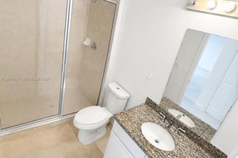 Condo in Aventura, Florida, 2 bedrooms  № 2244979 - photo 15