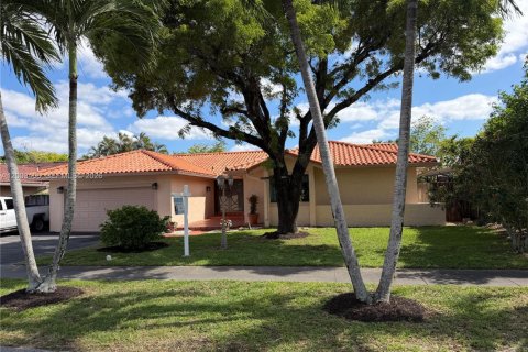 Villa ou maison à vendre à Hialeah, Floride: 4 chambres, 189.89 m2 № 2069377 - photo 6