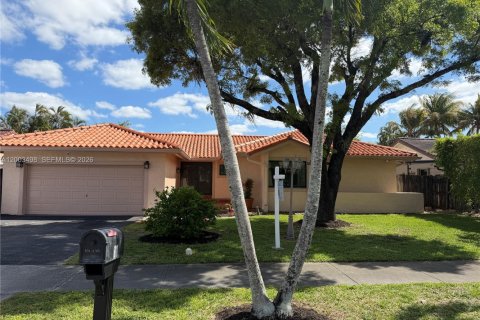 Villa ou maison à vendre à Hialeah, Floride: 4 chambres, 189.89 m2 № 2069377 - photo 5