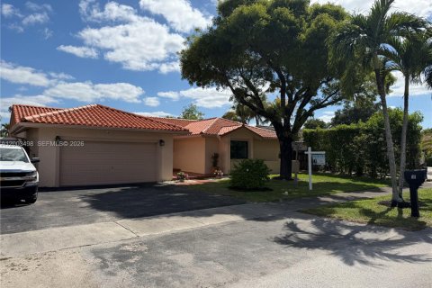 Villa ou maison à vendre à Hialeah, Floride: 4 chambres, 189.89 m2 № 2069377 - photo 8