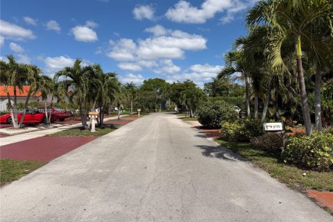 Villa ou maison à vendre à Hialeah, Floride: 4 chambres, 189.89 m2 № 2069377 - photo 10
