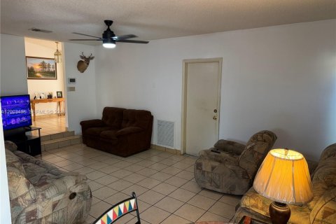 Villa ou maison à vendre à Hialeah, Floride: 4 chambres, 189.89 m2 № 2069377 - photo 20