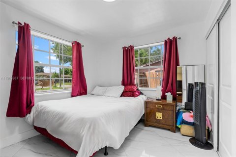 Купить виллу или дом в Холливуд, Флорида 4 спальни, 119.1м2, № 2027421 - фото 25