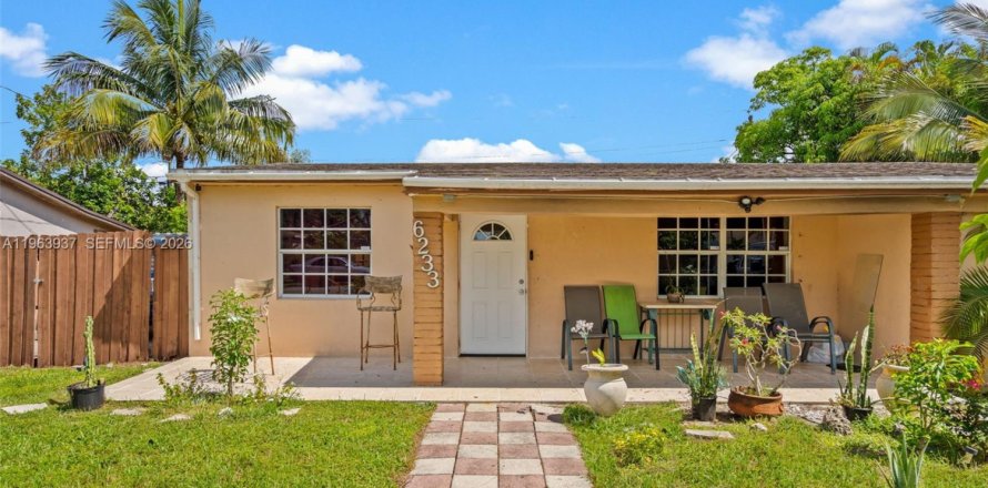 Дом в Холливуд, Флорида 4 спальни, 119.1м2 № 2027421