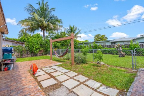 Купить виллу или дом в Холливуд, Флорида 4 спальни, 119.1м2, № 2027421 - фото 9