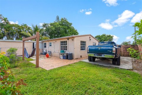 Купить виллу или дом в Холливуд, Флорида 4 спальни, 119.1м2, № 2027421 - фото 10