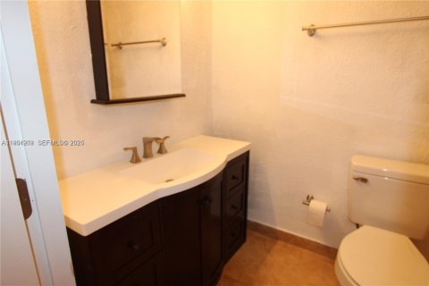 Снять в аренду таунхаус в Майами-Лейкс, Флорида 3 спальни, 135.64м2, № 1989643 - фото 10