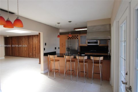 Снять в аренду таунхаус в Майами-Лейкс, Флорида 3 спальни, 135.64м2, № 1989643 - фото 6