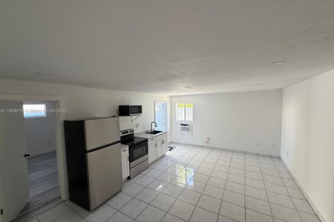 Villa ou maison à louer à Miramar, Floride: 1 chambre № 1965352 - photo 8