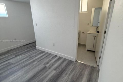 Villa ou maison à louer à Miramar, Floride: 1 chambre № 1965352 - photo 1