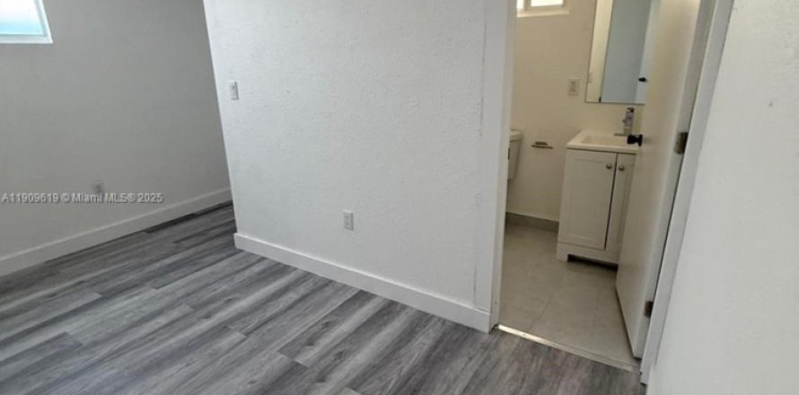 Villa ou maison à Miramar, Floride 1 chambre № 1965352